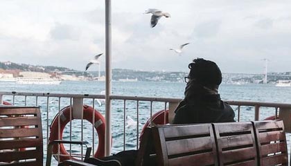 危险动作！魏震踩到胡荷韬脚面，吃到一张黄牌