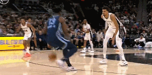 明知山有虎🥵JJJ再次挑战文班亚马 又稳稳挨一帽